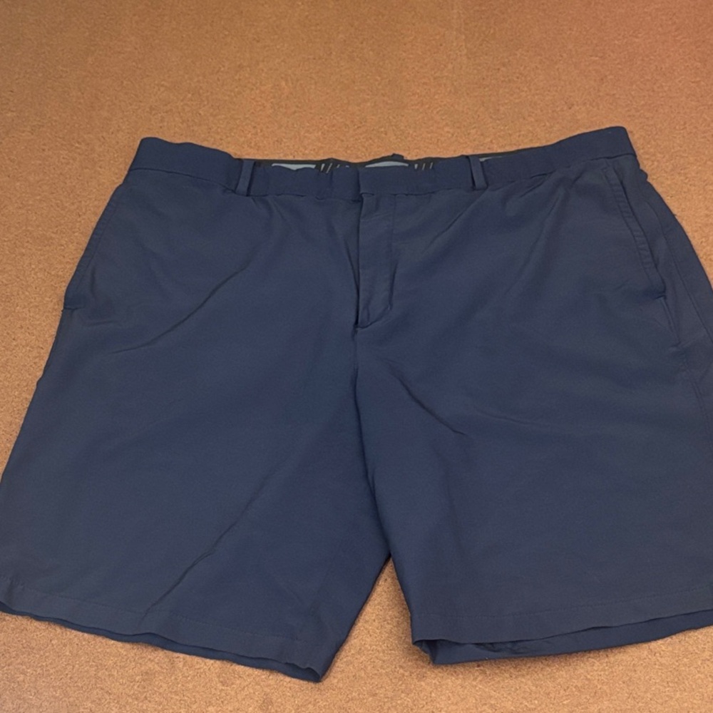 Nike Men's 40 inch Dark Blue Flat Front Golf Shorts
